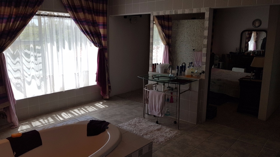 4 Bedroom Property for Sale in La Provance Free State